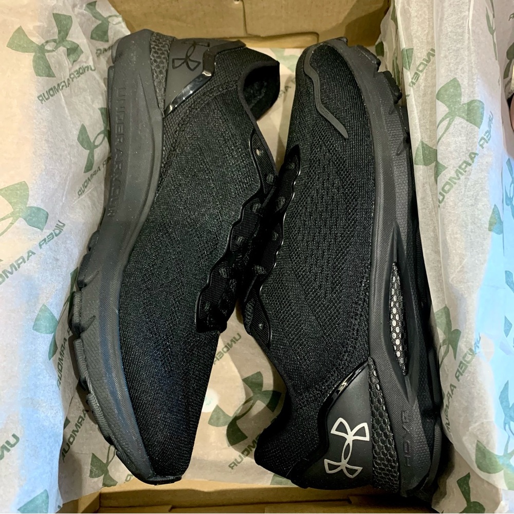Under Armour HOVR sonic 6 running shoes sneaker womens size 6 black NEW